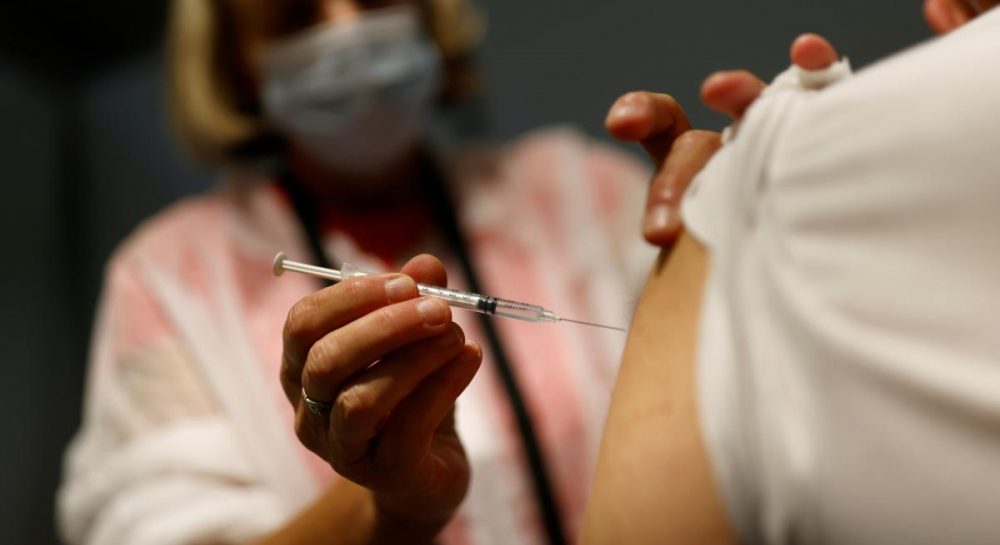 Вакцинацию против гриппа теперь можно будет проходить в аптеке: подробности от Минздрава