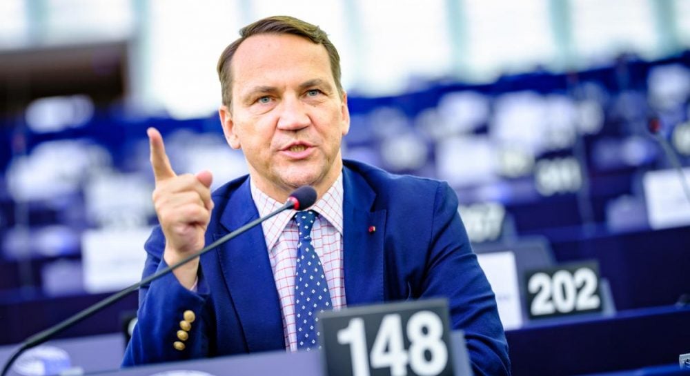 Следует давить на Россию для начала мирных переговоров, а не на Украину — Сикорский