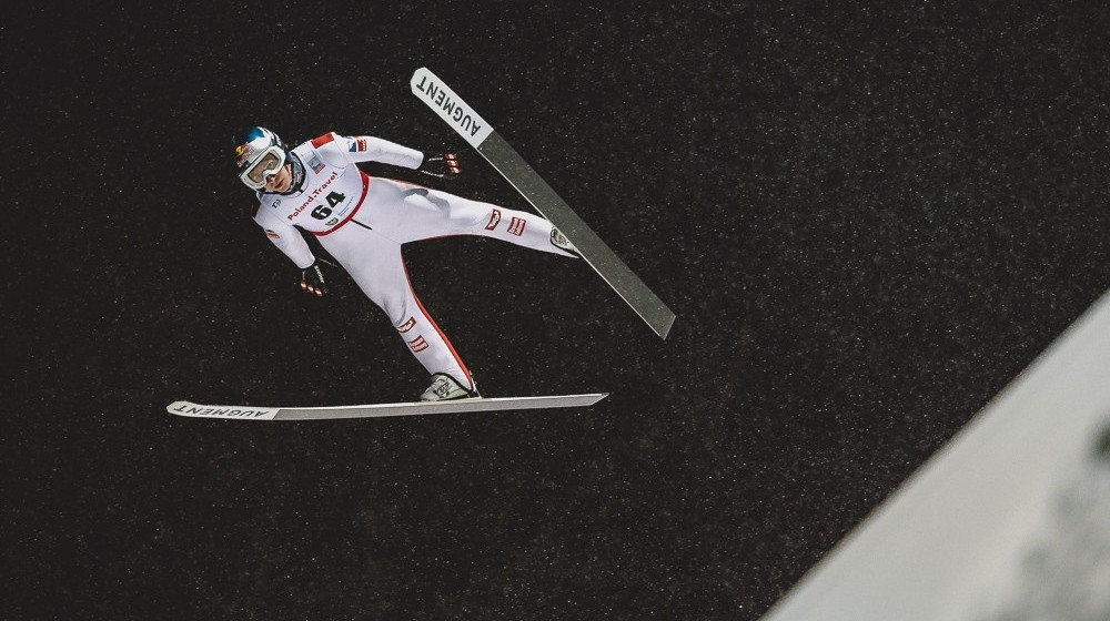 Прыжки с трамплина: Чофениг выиграл первый трофей на Кубке мира, Марусяк потерпел фиаско.