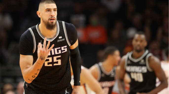 Михайлюк стал ключевым игроком в победе Юты над Портлендом, а Сакраменто с Ленем одержал успех против Сан-Антонио в НБА.