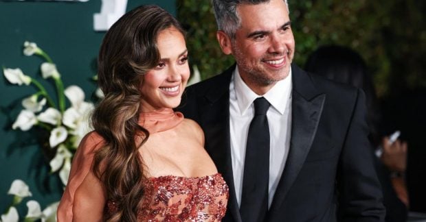 Джессика Альба принимает решение о разводе с супругом, сообщают источники.