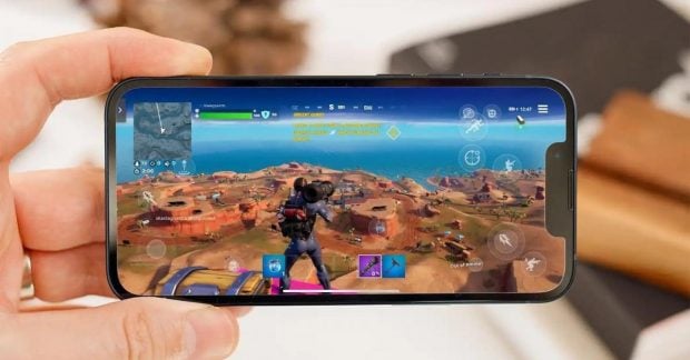 Fortnite вернулся на iPhone после 1741 дня с момента запрещения