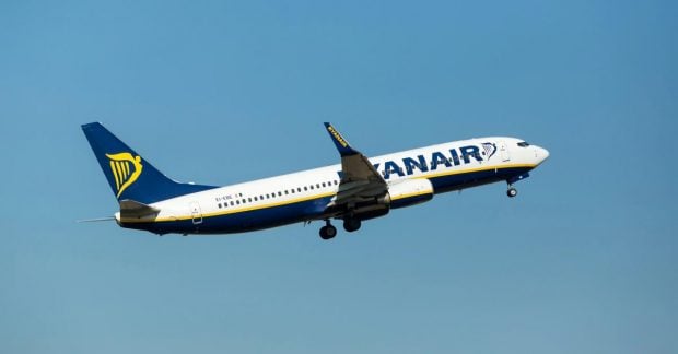 Пилот Ryanair потерял сознание во время рейса: финал неожиданной ситуации