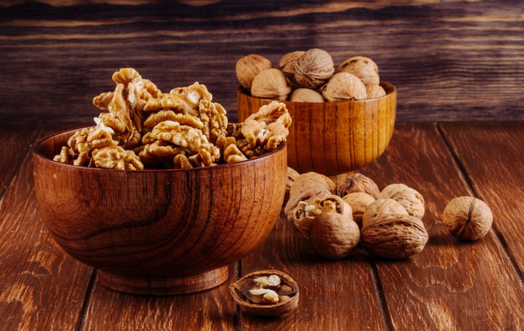 Как правильно хранить грецкие орехи чтобы они не заплесневели