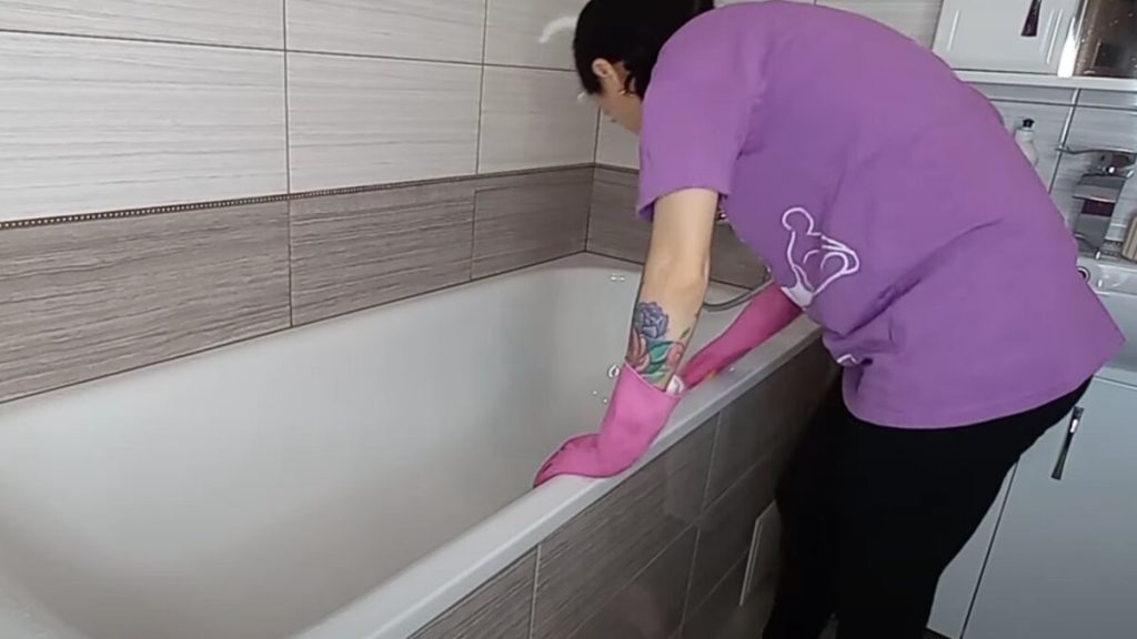 Как убрать ржавчину в ванной за 15 минут: 2 простых способа