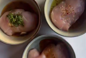 Секрет сочного куриного филе: что добавить при варке