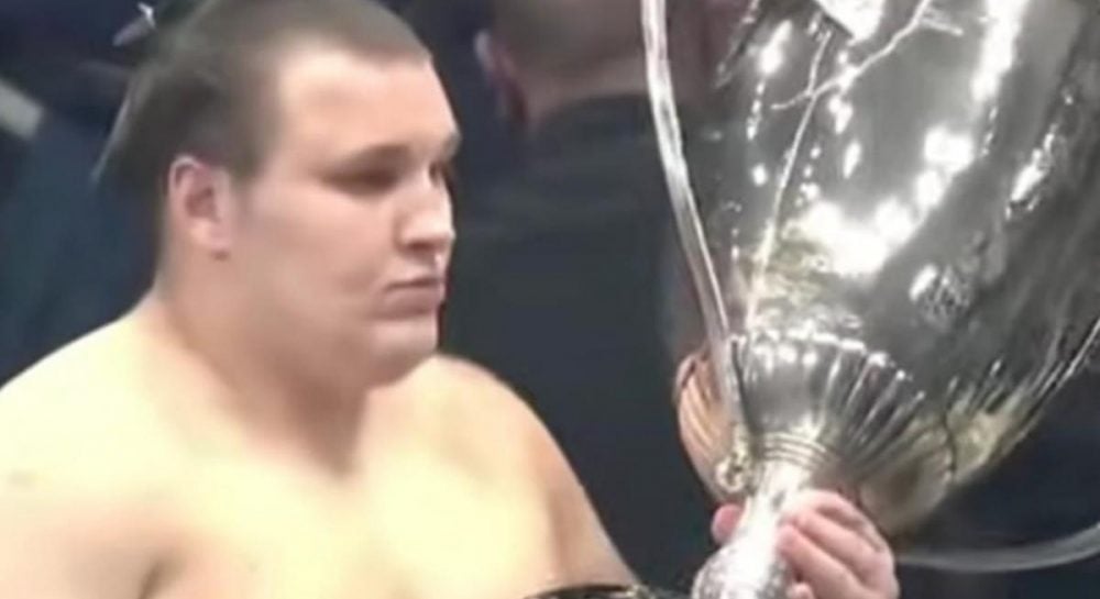 Украинский борец сумо Аонишики удостоен титула озэки Украинский борец сумо Аонишики удостоен титула озэки