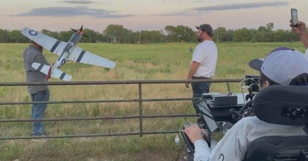 Киберпанк в действии: пациент Neuralink управляет дроном силой мысли Киберпанк в действии: пациент Neuralink управляет дроном силой мысли