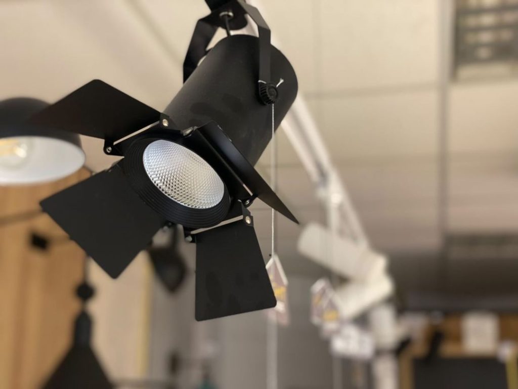 світильники трекові