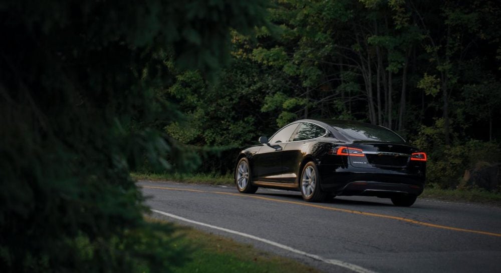 Tesla запустила испытания беспилотных роботакси с отсутствием пассажиров видео Tesla запустила испытания беспилотных роботакси с отсутствием пассажиров видео