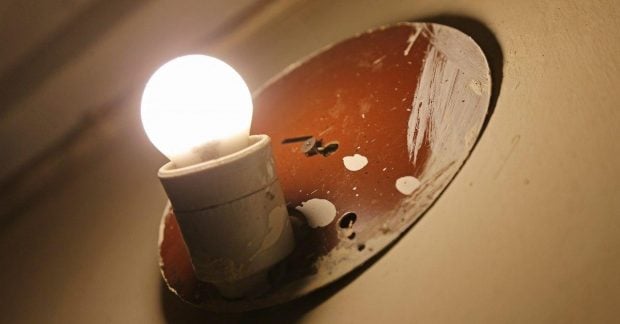 В Украине срочно пересмотрены планы отключений электроэнергии на 6 декабря: в какие часы не будет света В Украине срочно пересмотрены планы отключений электроэнергии на 6 декабря: в какие часы не будет света