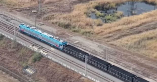 Китай стал первым в мире, кто протестировал тяжеловесные поезда с виртуальной системой сцепления Китай стал первым в мире, кто протестировал тяжеловесные поезда с виртуальной системой сцепления