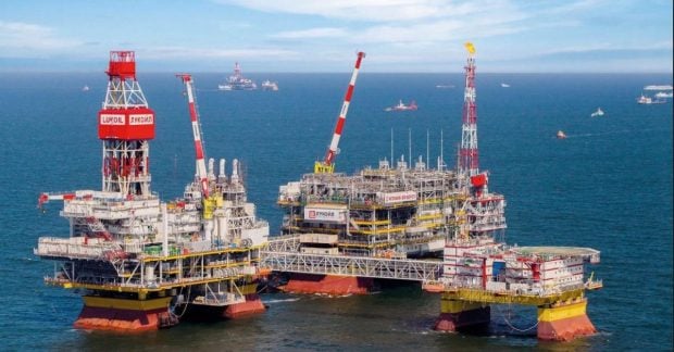 Украинская атака на нефтяные объекты России: приостановка работы платформы в Каспийском бассейне согласно источникам Украинская атака на нефтяные объекты России: приостановка работы платформы в Каспийском бассейне согласно источникам