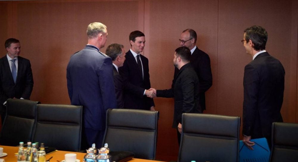 Уиткофф и Кушнер возглавят делегацию США на мирных переговорах по Украине в Париже по версии Reuters Уиткофф и Кушнер возглавят делегацию США на мирных переговорах по Украине в Париже по версии Reuters